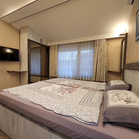 Archie'S Apartment In Old Town Батуми Экстерьер фото