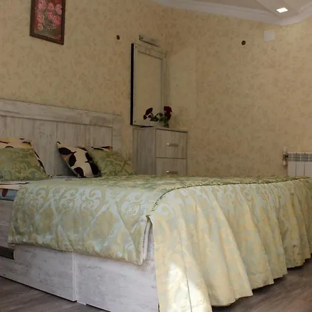 Archie'S Apartment In Old Town Батуми Экстерьер фото