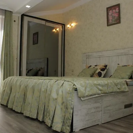 Archie'S Apartment In Old Town Батуми Экстерьер фото